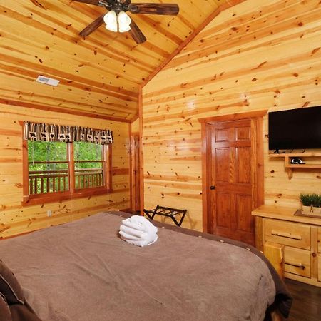 Emerald And Evergreen At Sherwood Gatlinburg Exterior photo